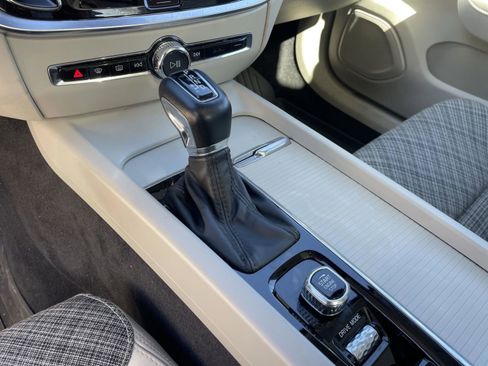 Used 2021 Volvo S60 T5 Momentum w/ Protection Package Premier image 18