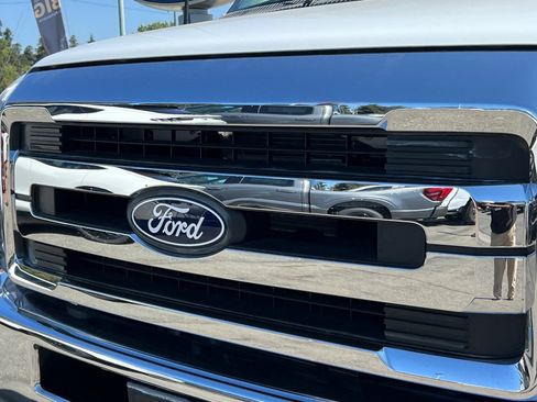 New 2026 Ford E-350 and Econoline 350 Super Duty w/ Power Equipment Group image 25