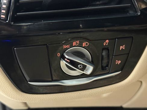 Used 2021 BMW 530i w/ Convenience Package image 26