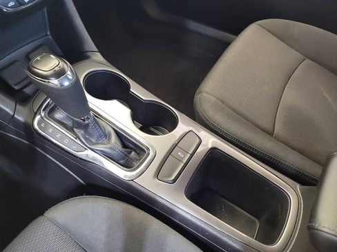 Used 2018 Chevrolet Cruze LT w/ Convenience Package FWD image 26