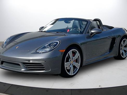 Used 2019 Porsche 718 Boxster GTS image 4