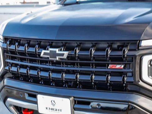 Used 2025 Chevrolet Suburban Z71 AWD/4WD image 6