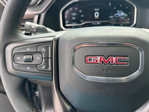 Used 2024 GMC Sierra 1500 AT4 w/ Technology Package AWD/4WD image 26