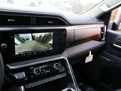 New 2026 GMC Sierra 3500 Denali w/ Denali Reserve Package image 37