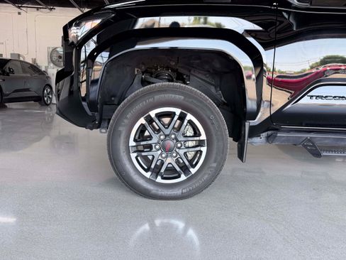 Used 2024 Toyota Tacoma TRD Sport AWD/4WD image 10