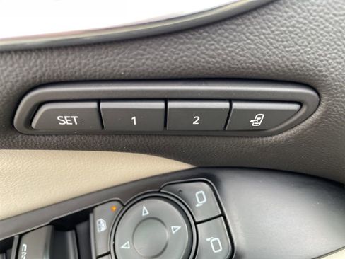 Used 2022 Buick Enclave Premium w/ Experience Buick Package image 16