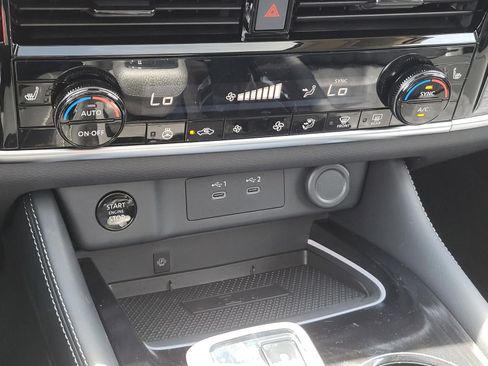 New 2026 Nissan Rogue Platinum AWD/4WD image 24
