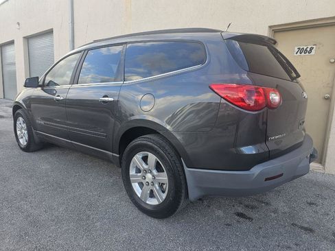 Used 2009 Chevrolet Traverse LT FWD image 16
