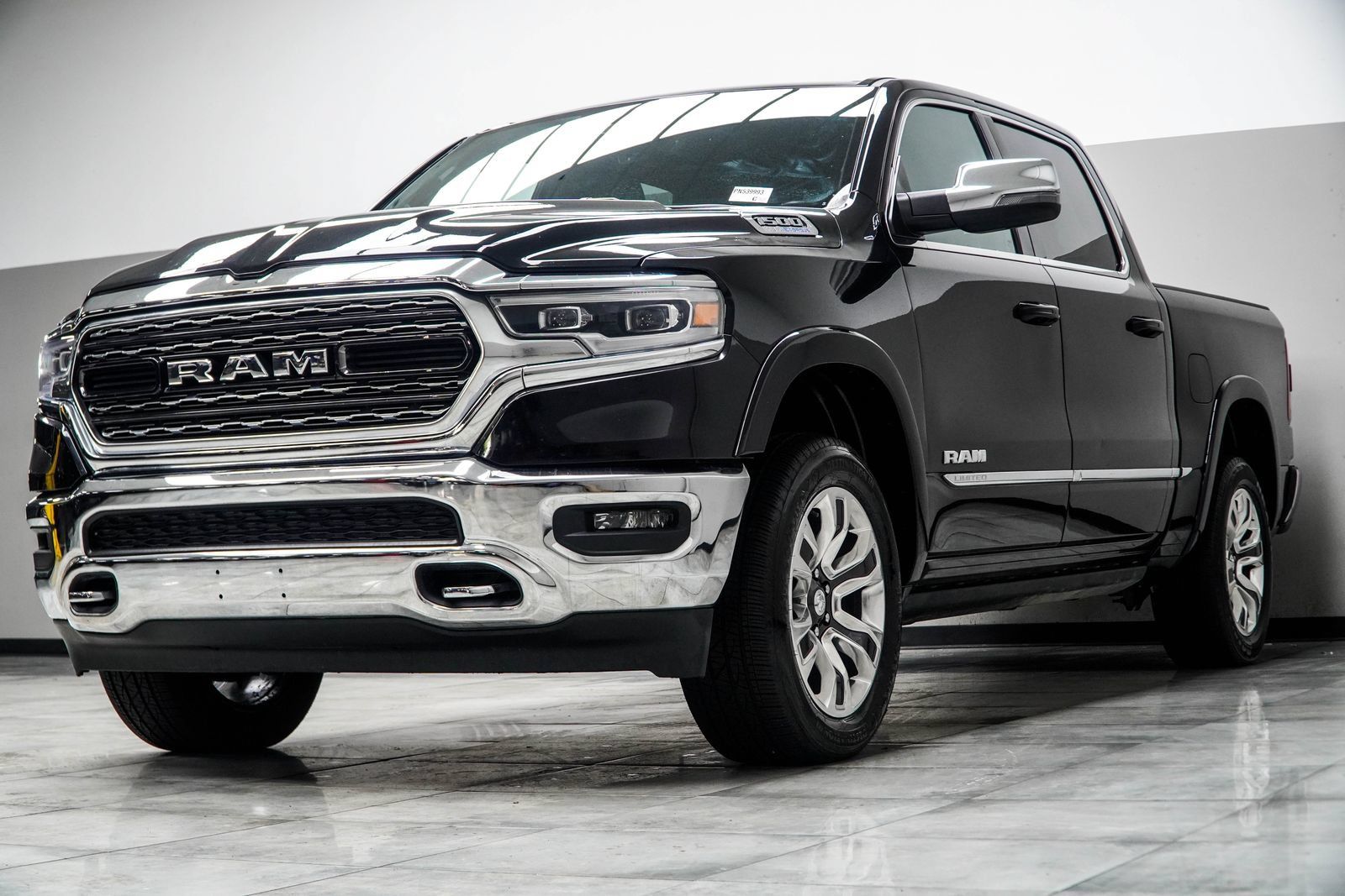 Used 2023 RAM 1500 Limited AWD/4WD image 8