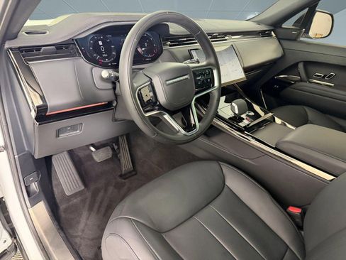 Used 2024 Land Rover Range Rover Sport SE AWD/4WD image 4