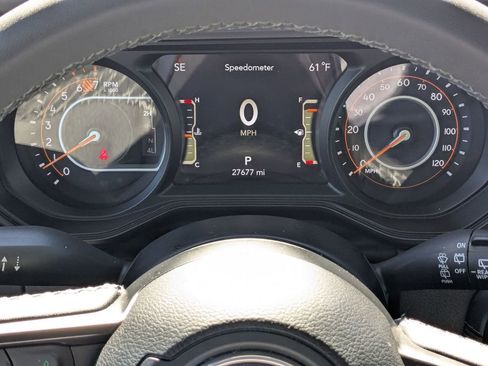 Used 2025 Jeep Wrangler Rubicon image 18