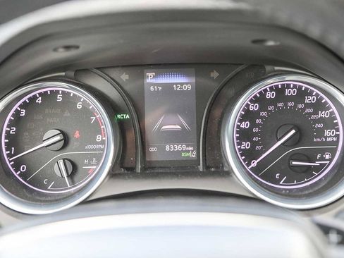 Used 2020 Toyota Camry SE image 22