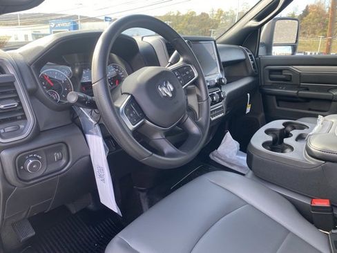 New 2026 RAM 5500 Tradesman w/ Chrome Appearance Group image 40