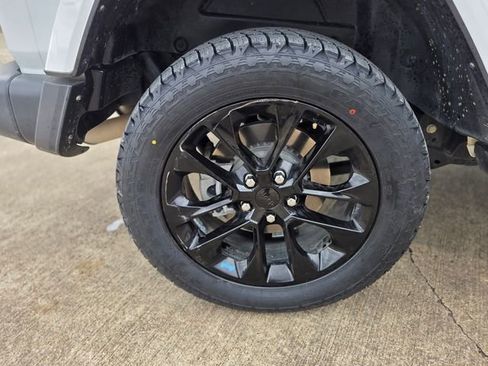 Used 2022 Jeep Wrangler Unlimited Sahara w/ Cold Weather Group image 11