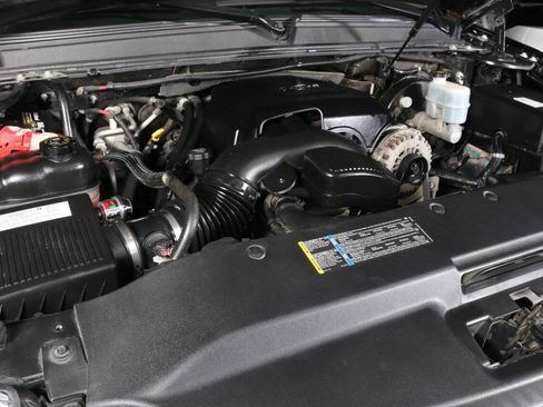 Used 2007 Cadillac Escalade AWD w/ Information Package image 9