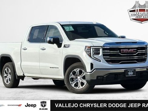 Used 2024 GMC Sierra 1500 SLT image 1