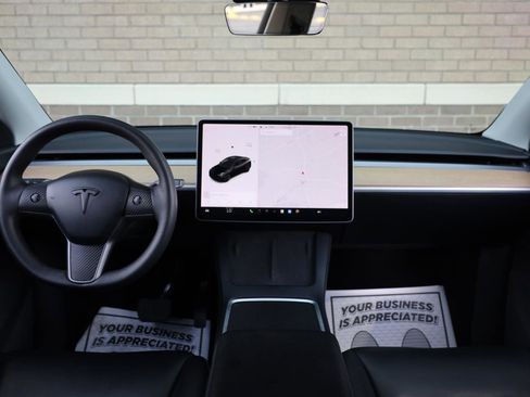 Used 2021 Tesla Model Y Long Range AWD/4WD image 33