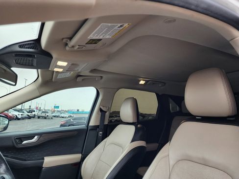 Used 2020 Ford Escape Titanium image 11