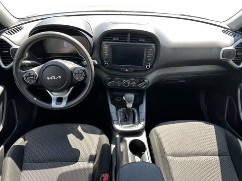 Used 2023 Kia Soul LX FWD image 13