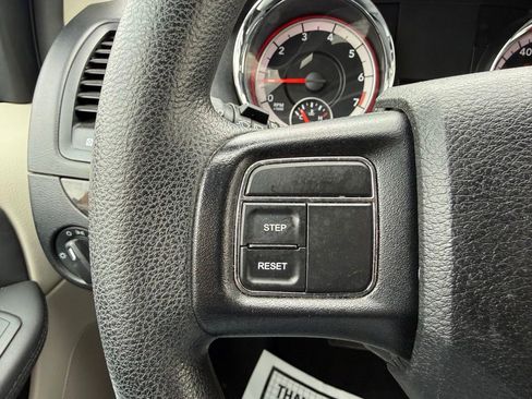Used 2016 Dodge Grand Caravan SE w/ Quick Order Package 29E SE FWD image 19