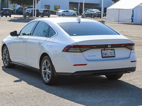 Used 2024 Honda Accord EX image 9