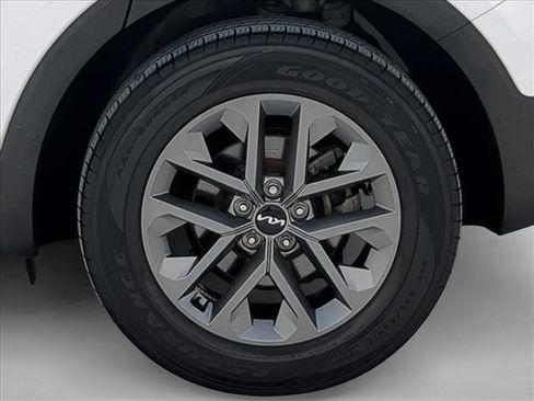 Used 2022 Kia Telluride LX AWD/4WD image 24