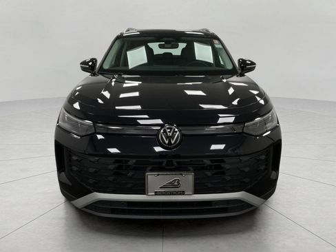 New 2025 Volkswagen Tiguan SE image 10