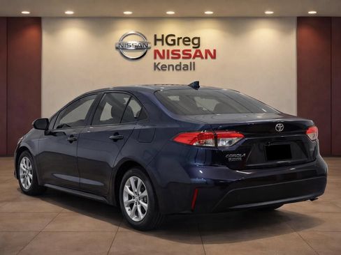 Used 2024 Toyota Corolla LE FWD image 2