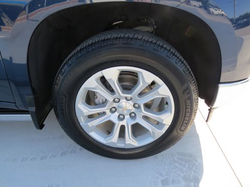 Certified 2022 Chevrolet Silverado 1500 LTZ w/ Technology Package image 8