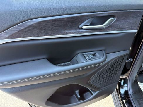 New 2026 Jeep Grand Cherokee Altitude AWD/4WD image 12