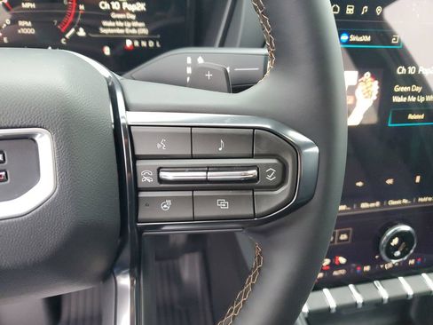 New 2026 GMC Terrain AT4 w/ LPO, Black Badging Package AWD/4WD image 22