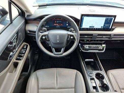 Certified 2023 Lincoln Corsair Reserve w/ Equipment Group 201A AWD/4WD image 11