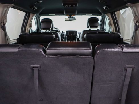 Used 2019 Dodge Grand Caravan SXT image 30