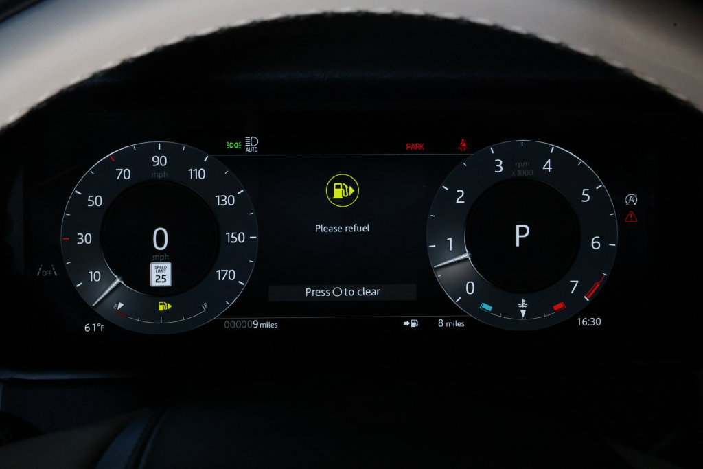 New 2026 Land Rover Range Rover Velar S AWD/4WD image 14