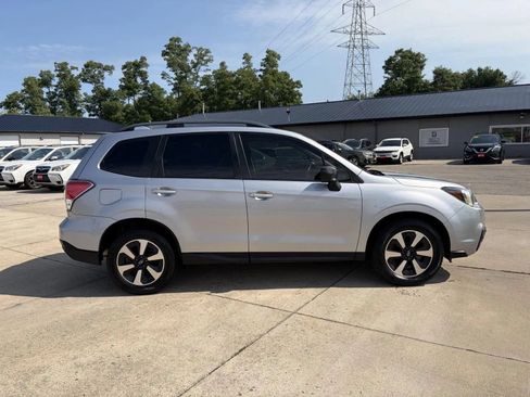 Used 2017 Subaru Forester 2.5i w/ Alloy Wheel Package AWD/4WD image 4