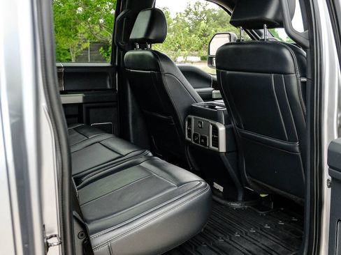 Used 2022 Ford F250 Lariat w/ Black Appearance Package AWD/4WD image 39