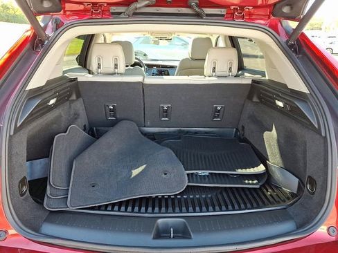 Certified 2021 Cadillac XT4 Luxury w/ Cold Weather Package image 32