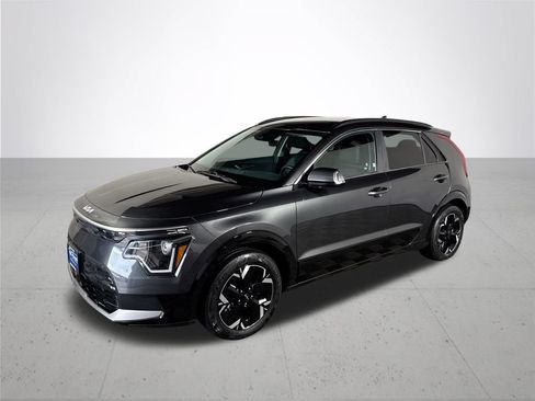 Certified 2023 Kia Niro Wind FWD image 2