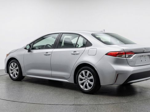 Used 2025 Toyota Corolla LE FWD image 6