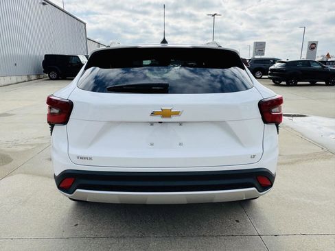 Used 2025 Chevrolet Trax LT w/ LT Convenience Package image 34