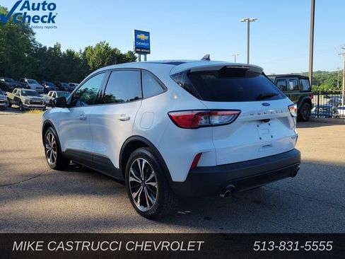 Used 2022 Ford Escape SE w/ SE Sport Appearance Package FWD image 3