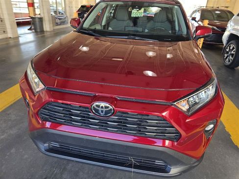 Used 2020 Toyota RAV4 XLE image 15