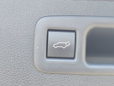 Used 2025 Toyota Highlander XLE AWD/4WD image 15