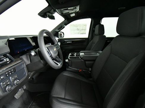 New 2026 Chevrolet Suburban LS image 5