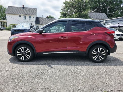 Used 2019 Nissan Kicks SR w/ SR Premium Package FWD image 8