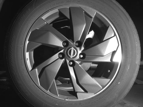 Used 2025 Nissan Rogue SV image 14