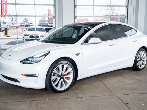 Used 2018 Tesla Model 3 Long Range image 11