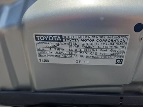 Used 2020 Toyota 4Runner SR5 AWD/4WD image 23