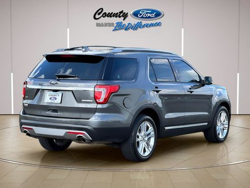 Used 2016 Ford Explorer XLT w/ Equipment Group 201A FWD image 16