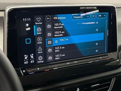 Certified 2025 Volkswagen Atlas Cross Sport SE w/ Panoramic Sunroof Package AWD/4WD image 28
